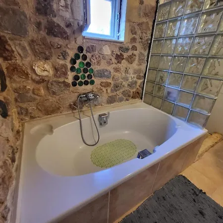 Holiday home Eco Secluded Hand Built Stone House In An Oasis